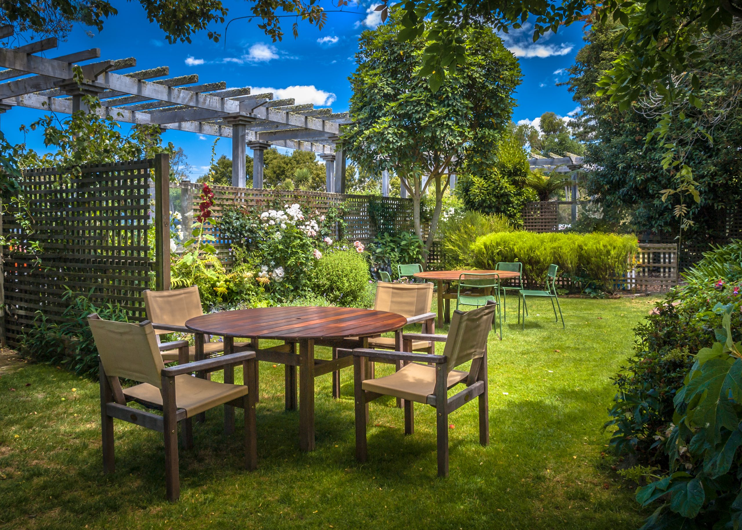 Transform Your Outdoor Space: 5 Home Garden Design Ideas